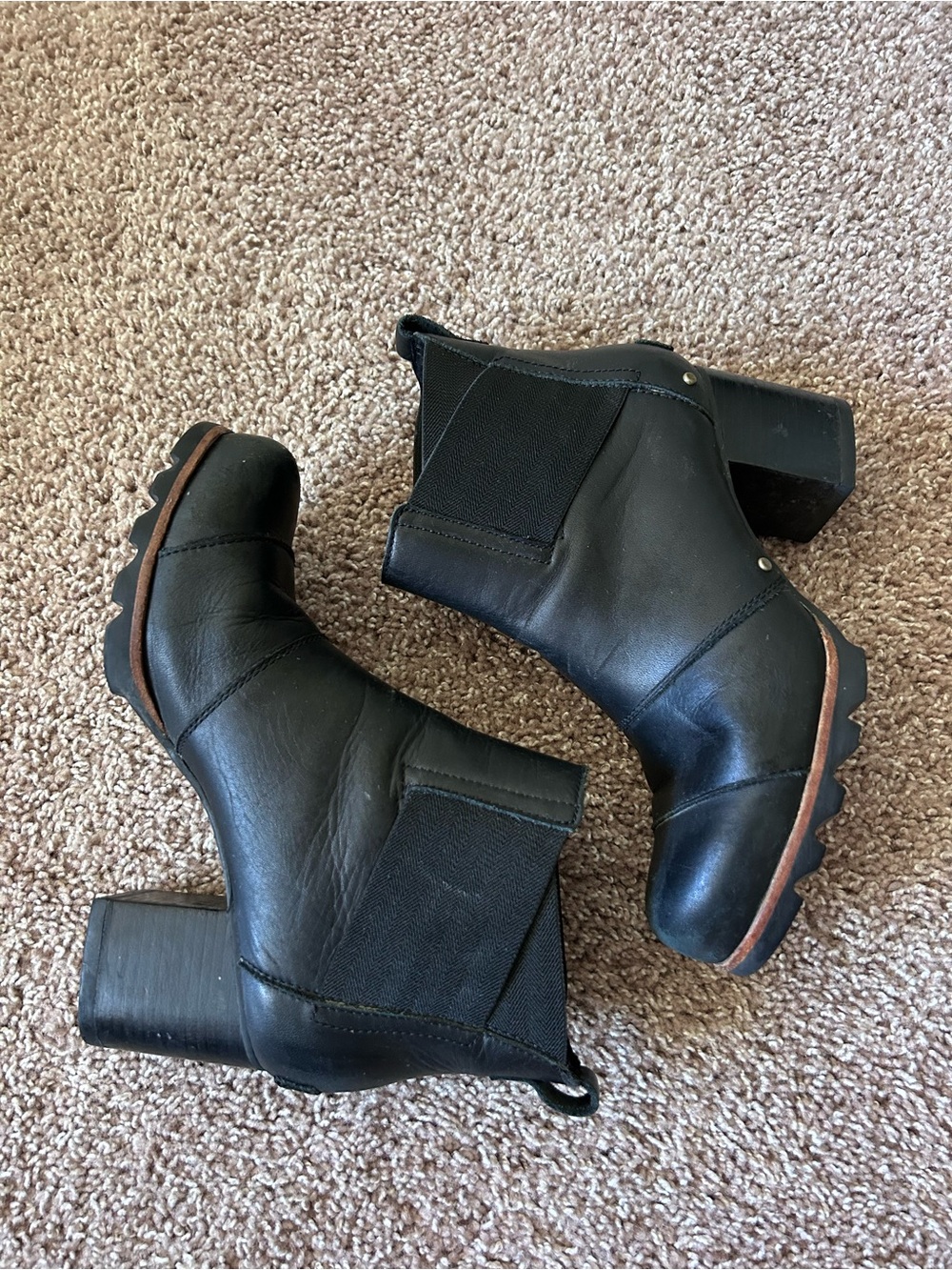 Sorel Addington Black Leather Chelsea Ankle Boots with Block Heel